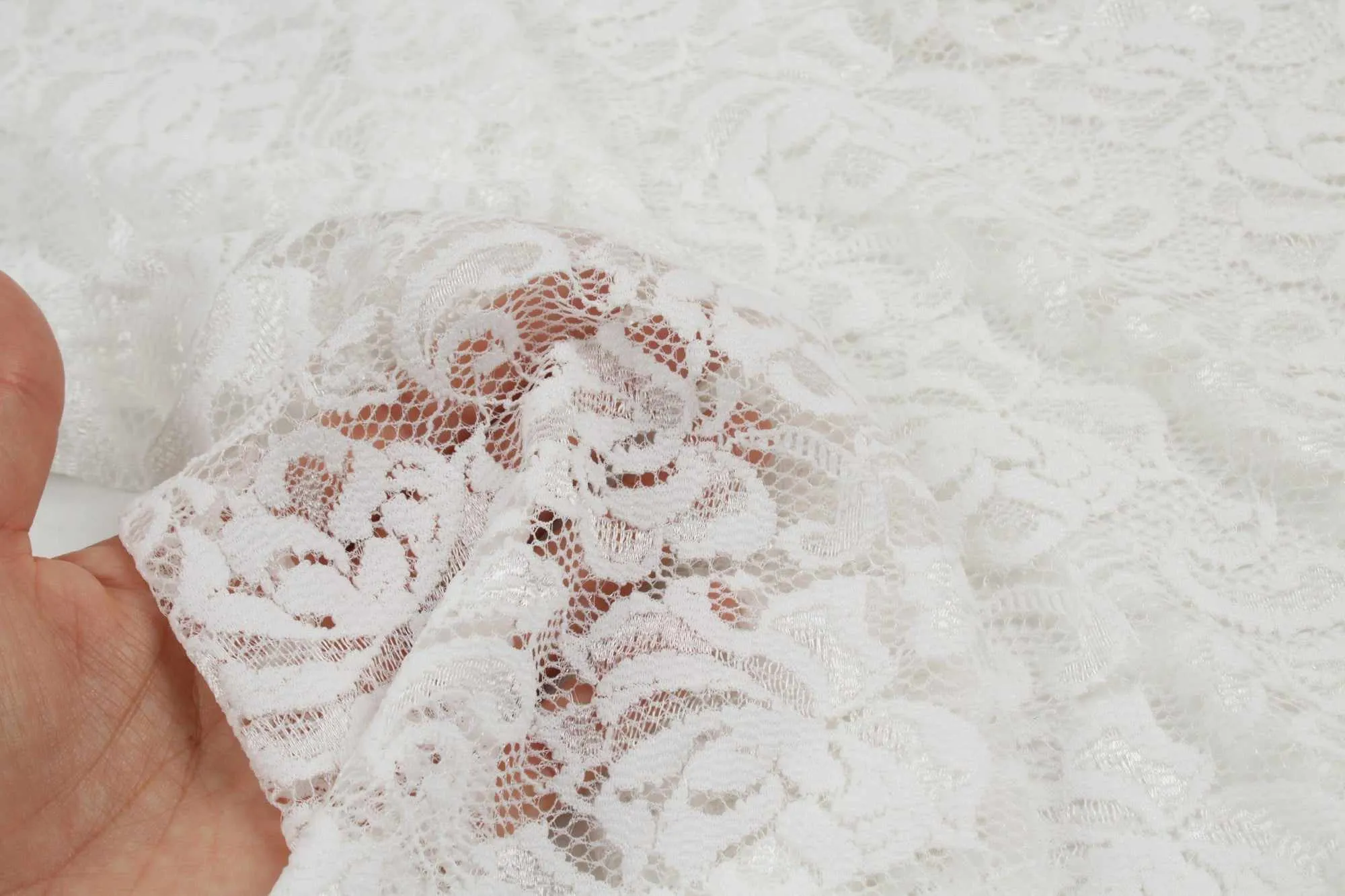 10 Mts Roll - Stretch Lace with Floral Pattern (White) - OFFER: 7€/MT