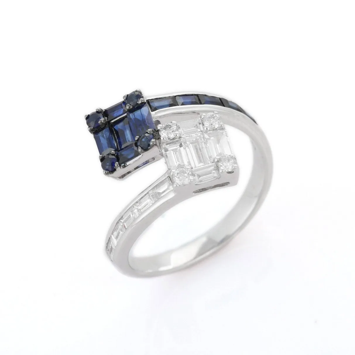 18K White Gold Sapphire Ring