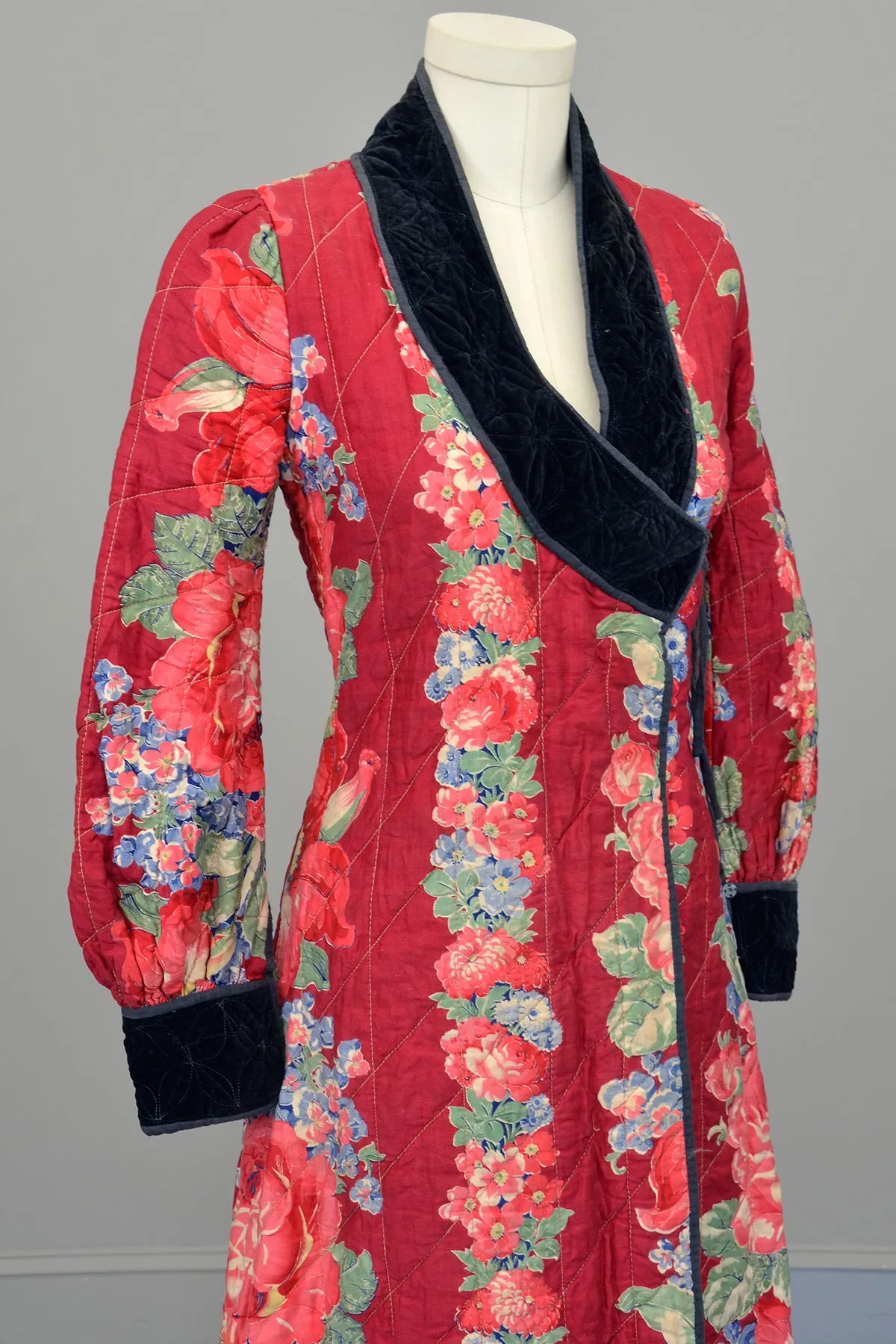 1930s Cranberry Rose Print Quilted House Coat Robe