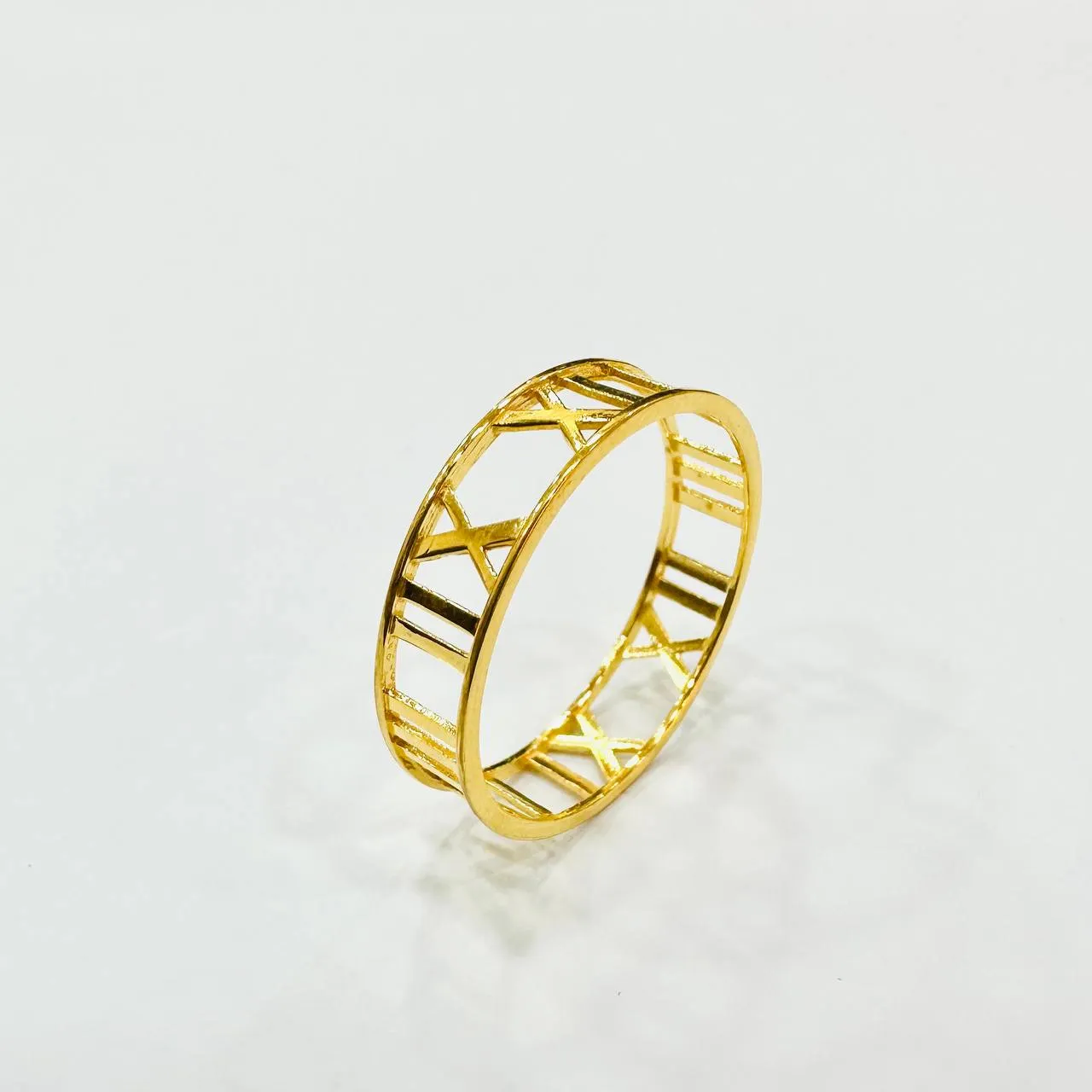 22k / 916 Gold Roman Ring Light Weight