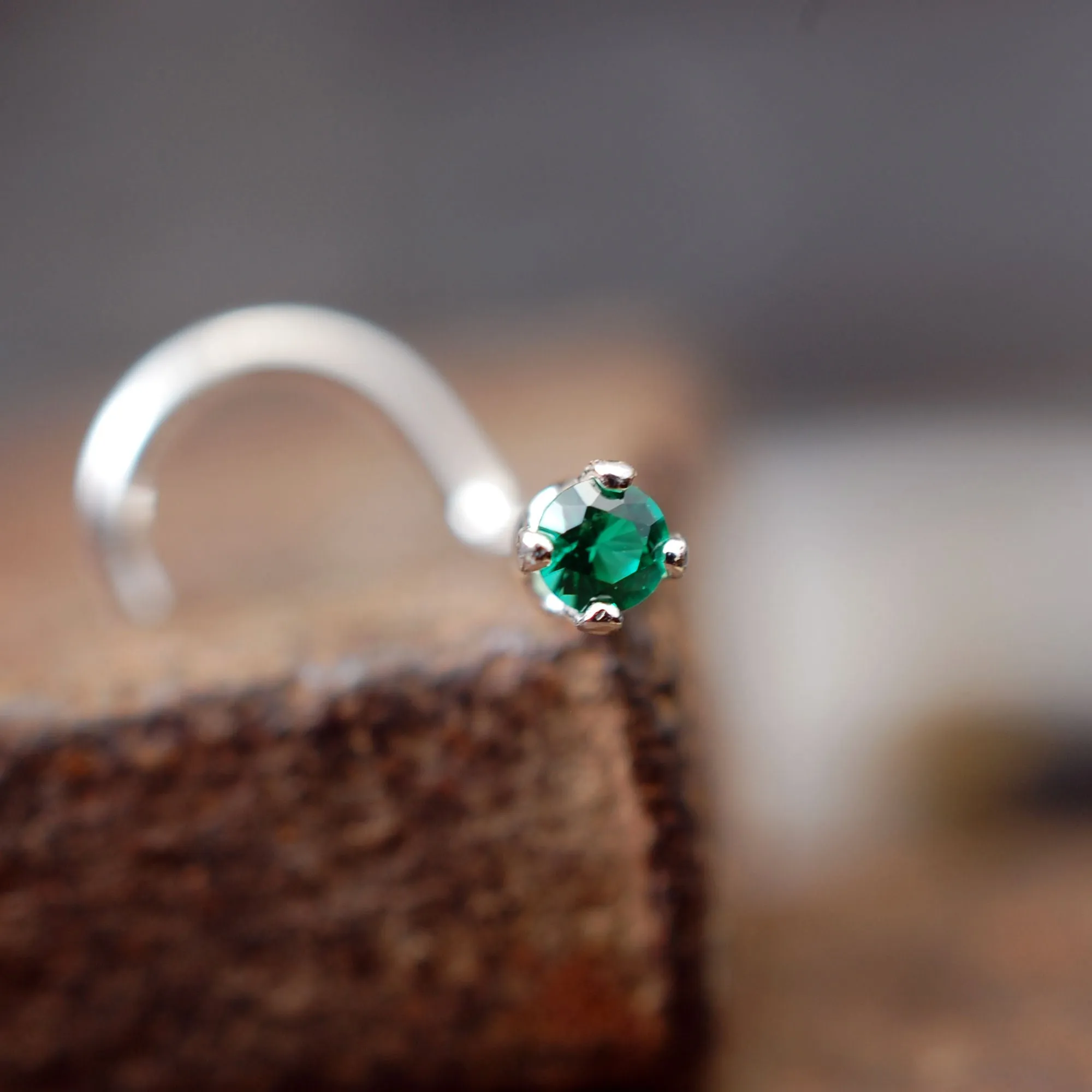 2mm Emerald and Silver Nose Stud