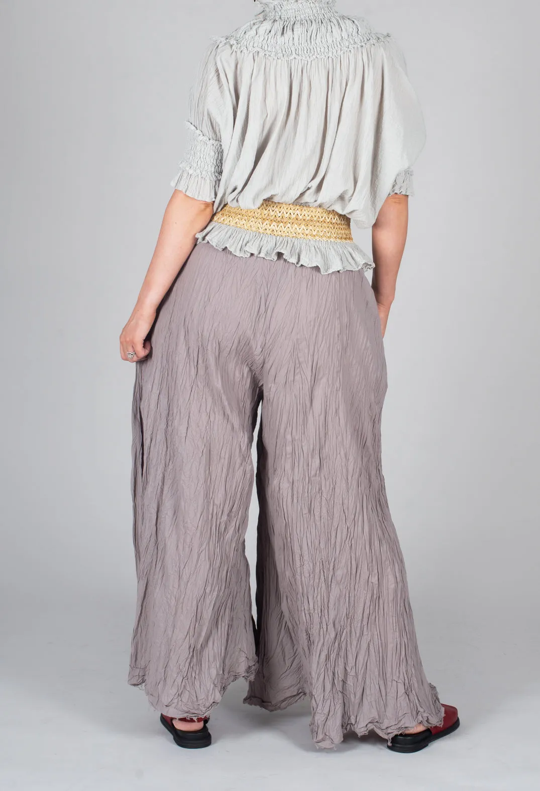 Bluhtextil Trousers in Hemd