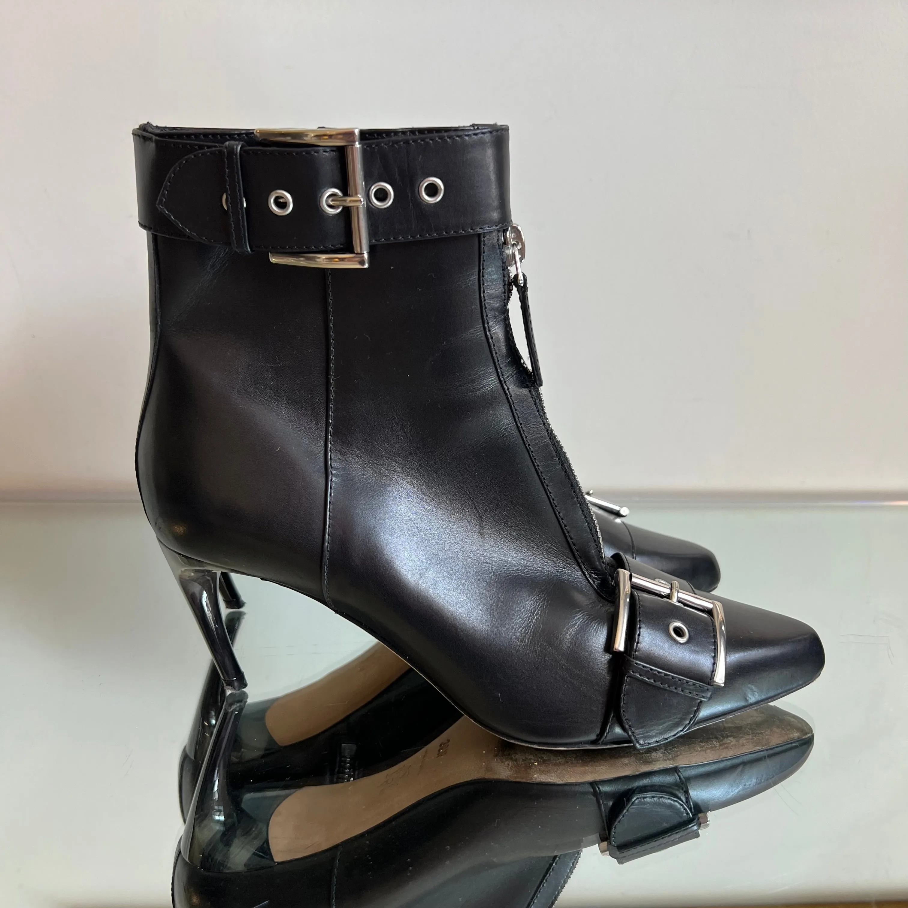 Bota Alexander McQueen Black Leather Buckle