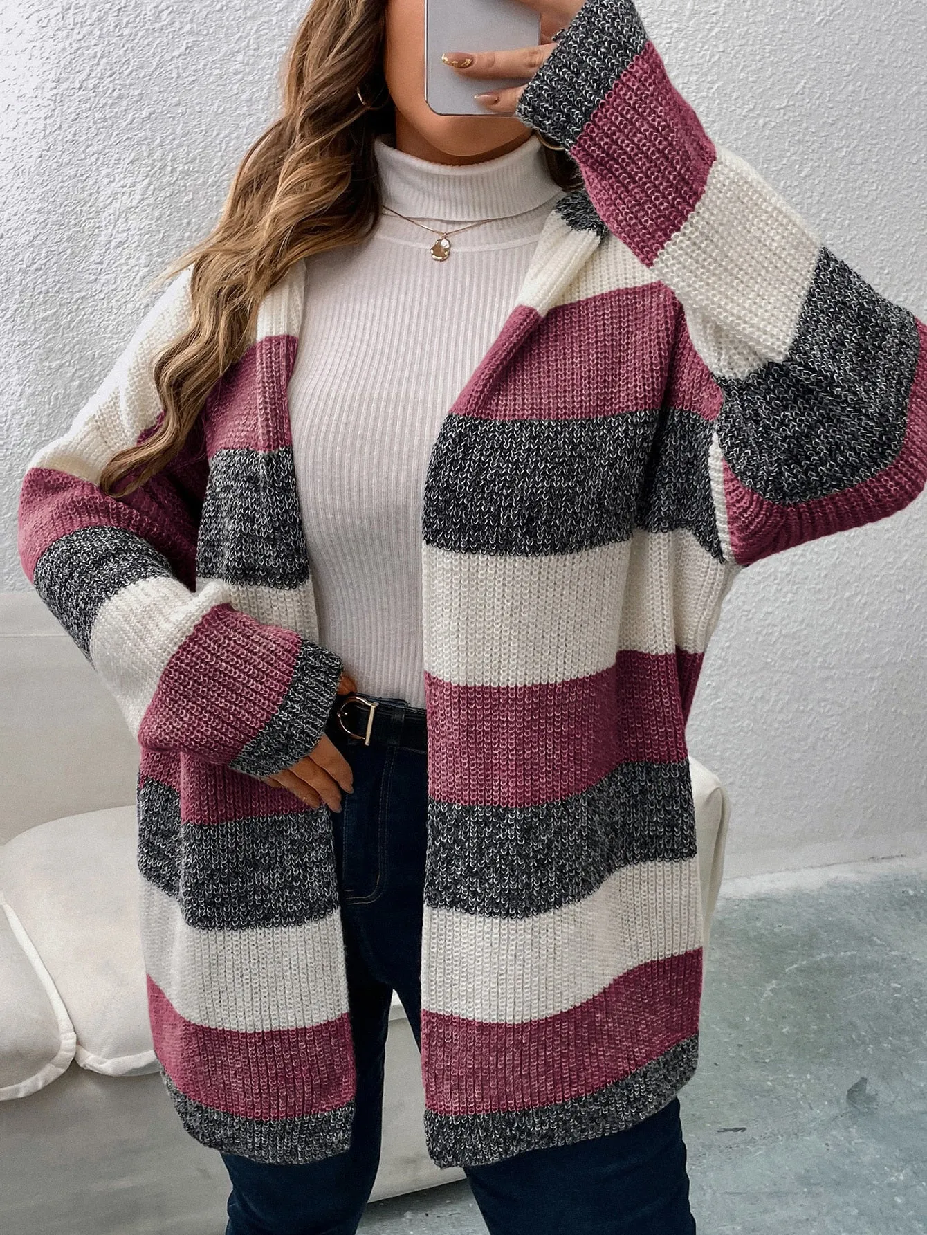 Cardigan Neli com Capuz Plus Size