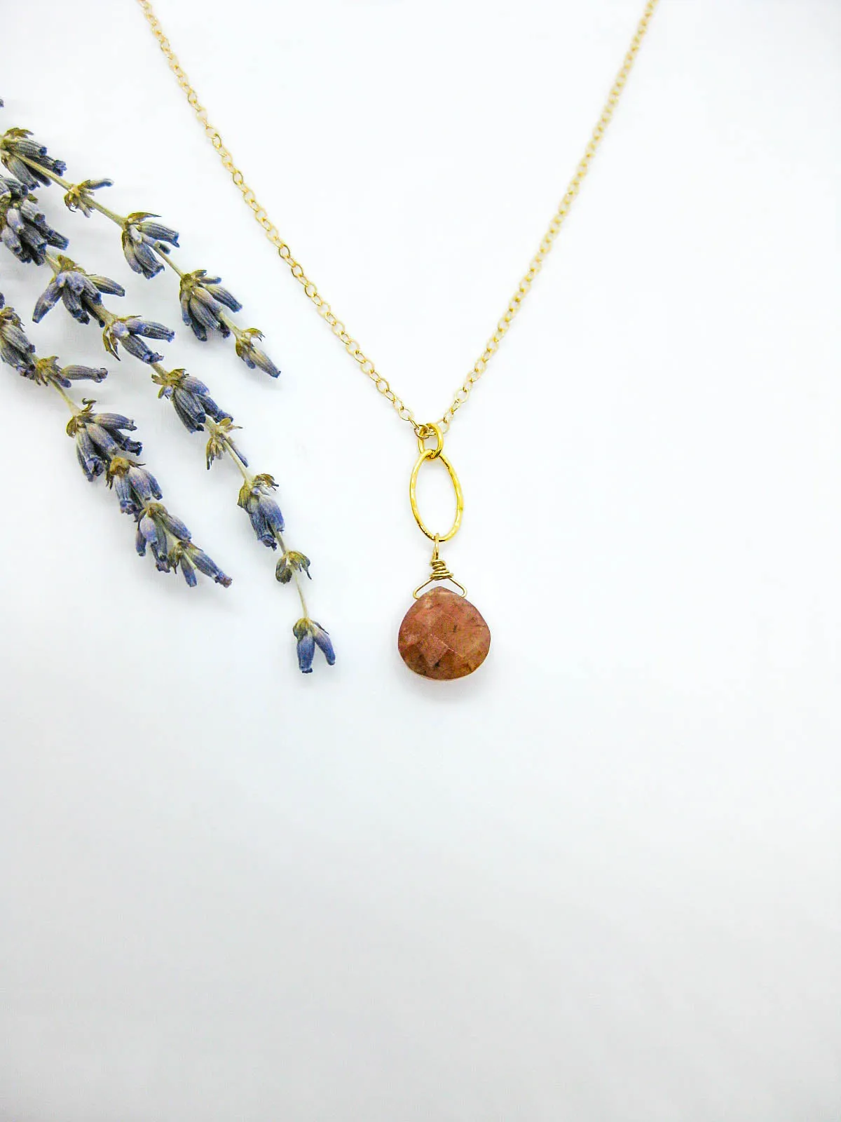 Chrysanthe: Sunstone Necklace - n406