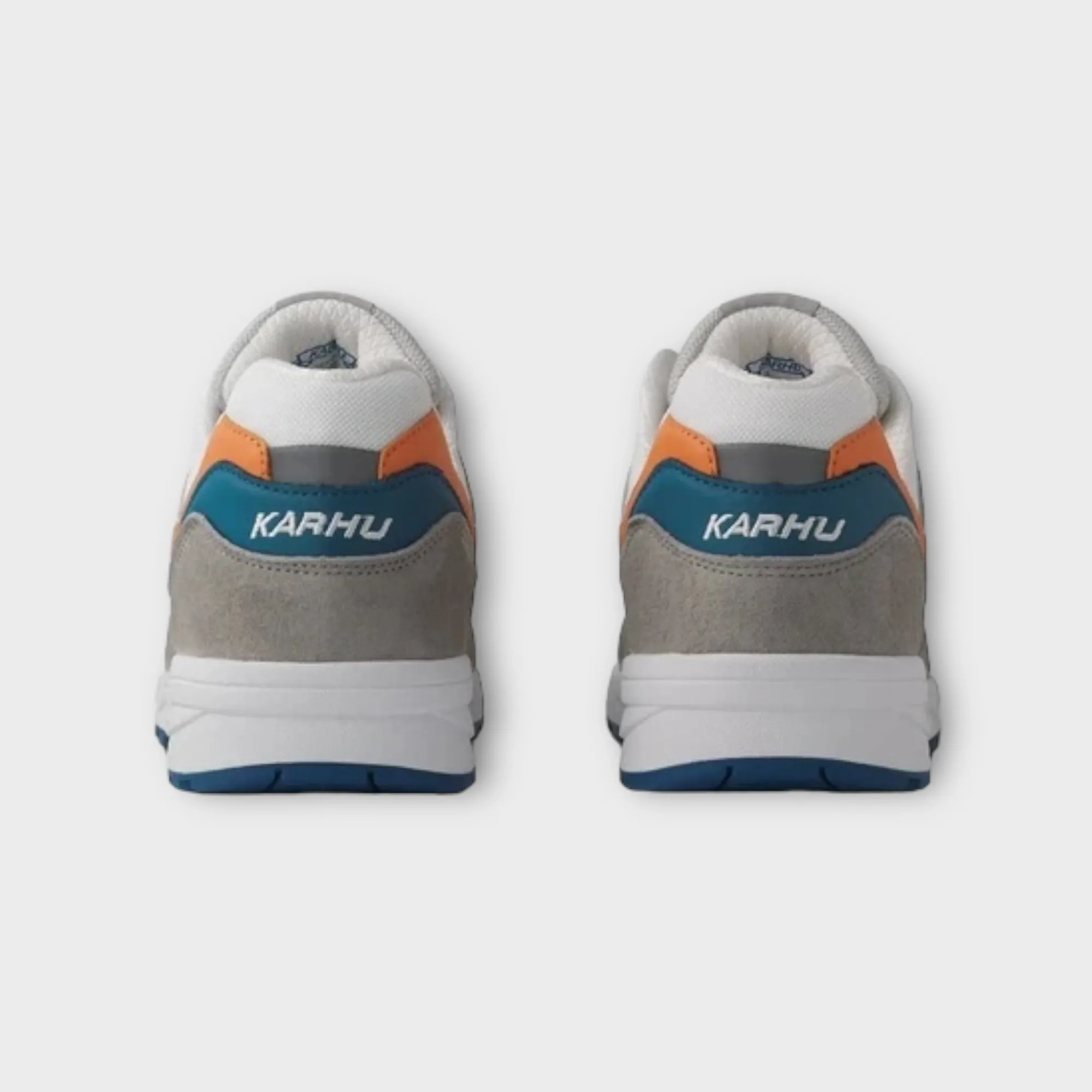 Karhu Legacy 96 I Abbey Stone/ Dawn Blue