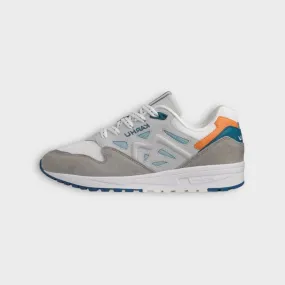 Karhu Legacy 96 I Abbey Stone/ Dawn Blue