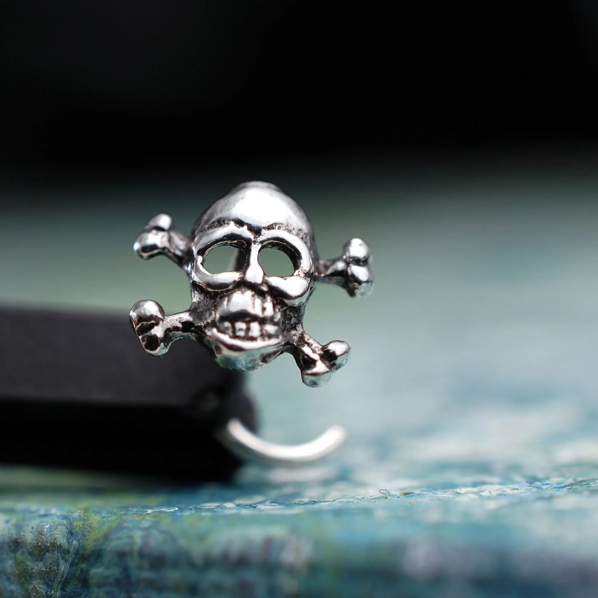 Skull Pirate Nose Stud