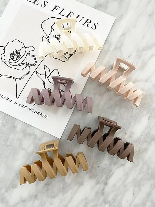 Zigzag 4.5" Matte Hair Claw, Hair Clips (GABRIELA)